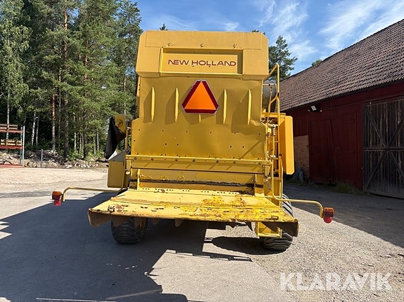 Tröska New Holland TX32 4 of 5