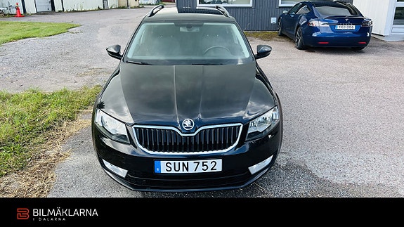 Skoda Octavia 2 of 5