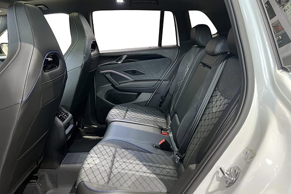 Volkswagen Tiguan 6 of 12
