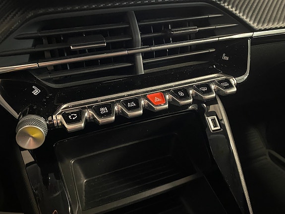 Peugeot 208 15 of 18