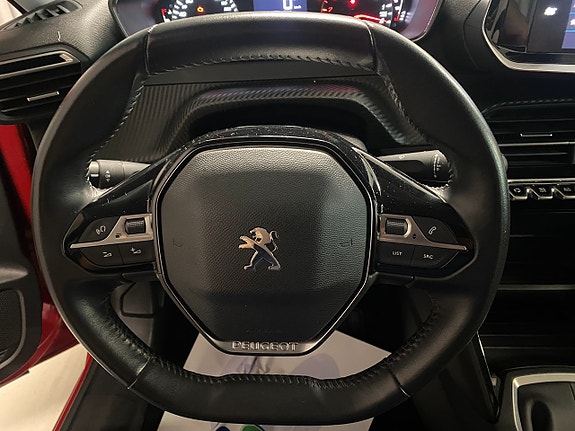 Peugeot 208 17 of 18