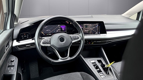 Volkswagen Golf VIII 11 of 24