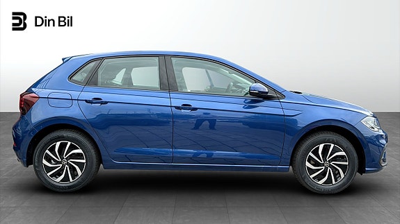Volkswagen Polo 2 of 12