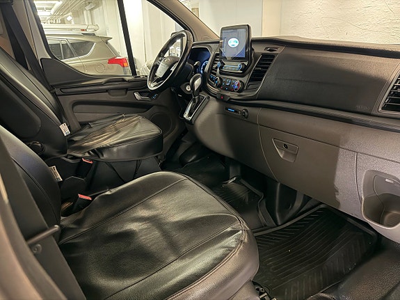 Ford Transit Custom 11 of 17