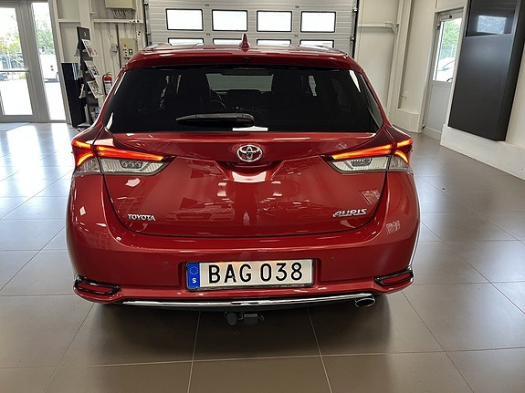 Toyota Auris 3 of 5