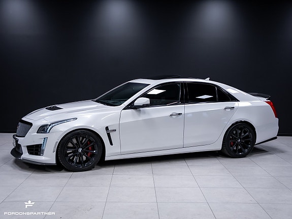Cadillac CTS-V 2 of 5