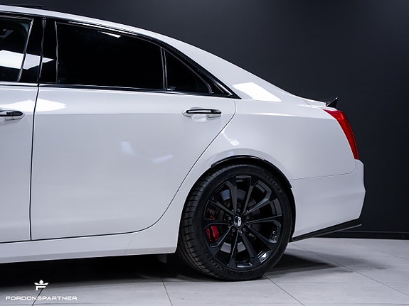 Cadillac CTS-V 3 of 5