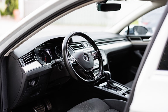 Volkswagen Passat Alltrack 4 of 5