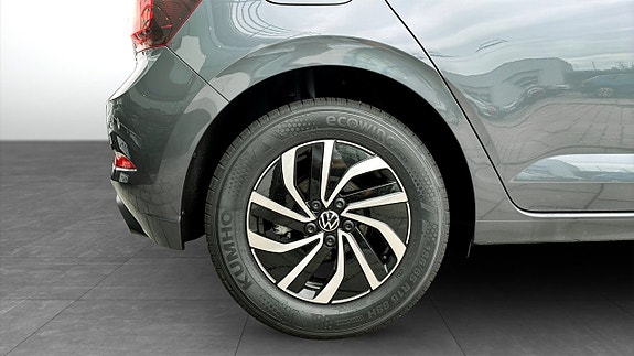 Volkswagen Polo 6 of 12