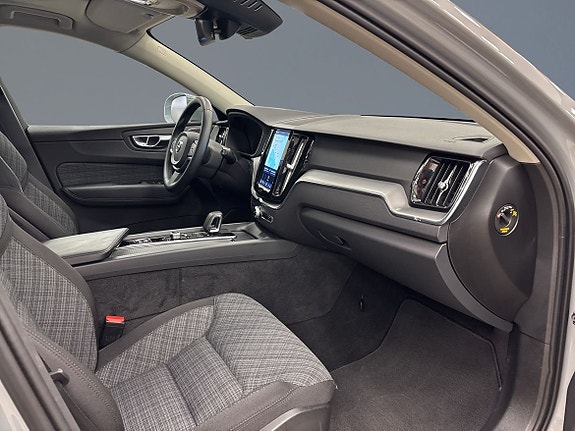 Volvo XC60 7 of 13