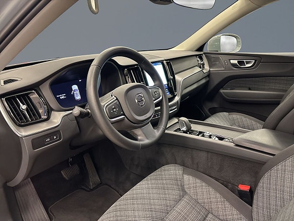 Volvo XC60 5 of 13