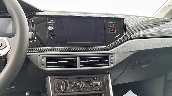 Volkswagen Polo 9 of 12