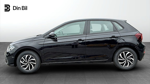 Volkswagen Polo 2 of 5