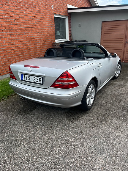 Mercedes-Benz SLK200 5 of 5