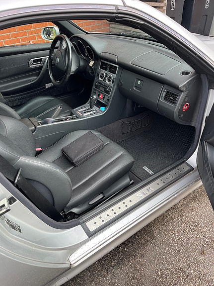 Mercedes-Benz SLK200 3 of 5