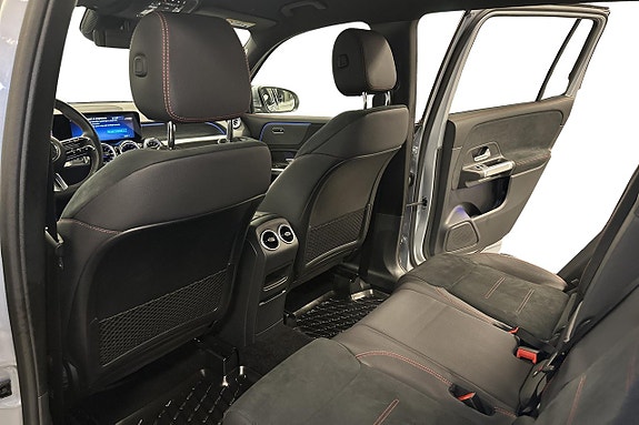 Mercedes-Benz GLB200 10 of 18