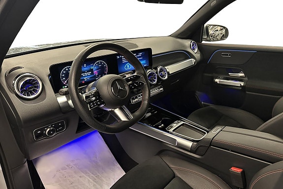 Mercedes-Benz GLB200 7 of 18