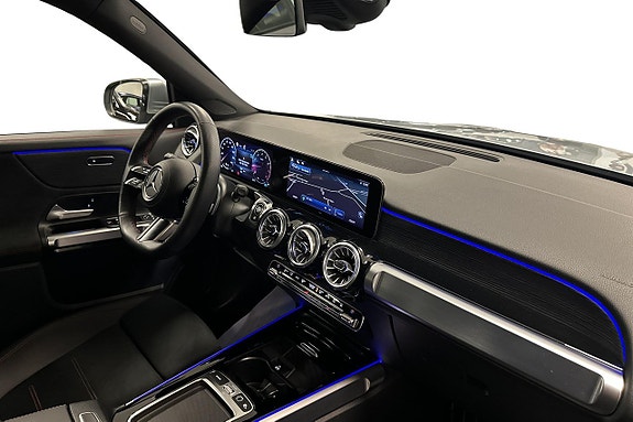 Mercedes-Benz GLB200 11 of 18