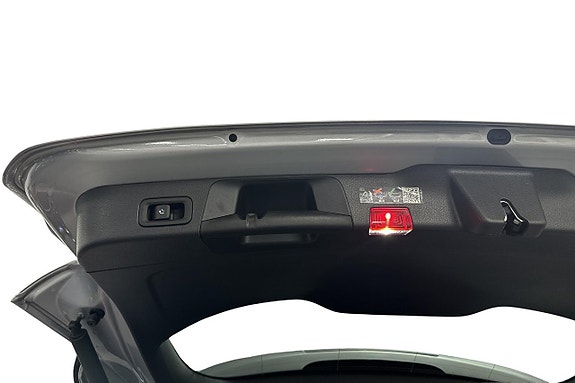 Mercedes-Benz GLB200 15 of 18