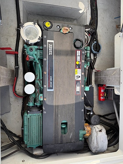 Minor 27 Range 2007 – Volvo Penta D6-310 – 650 motortimmar – 12 of 12