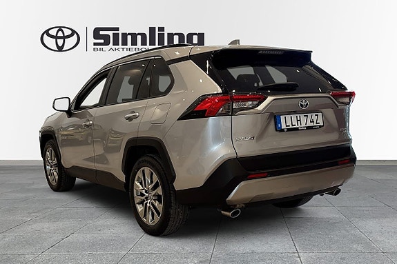 Toyota RAV4 5 of 5