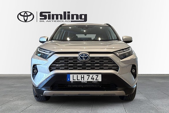 Toyota RAV4 3 of 5