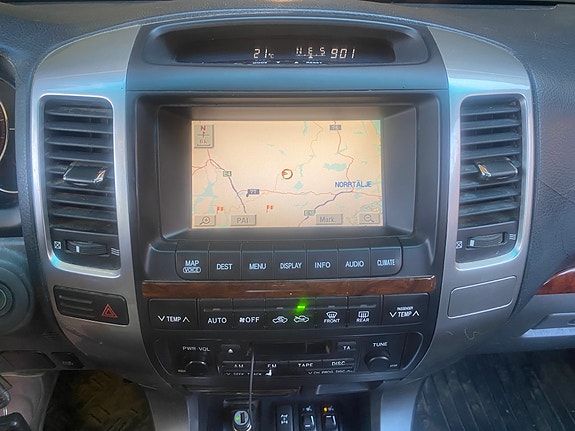 Toyota Land Cruiser 5 of 11