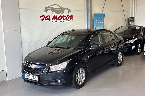 Chevrolet Cruze 2 of 5