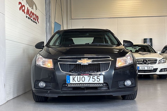 Chevrolet Cruze 3 of 5