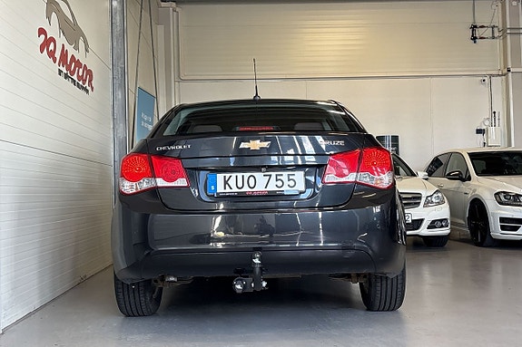 Chevrolet Cruze 6 of 17