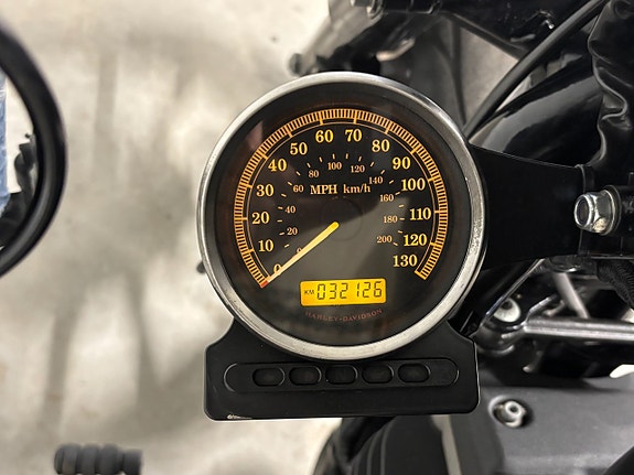 Harley-Davidson Iron 883 XL Bobber MOMS 8 of 8