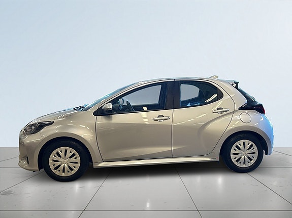 Mazda 2 4 of 5