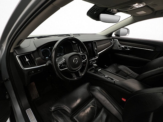 Volvo V90 Cross Country 12 of 30