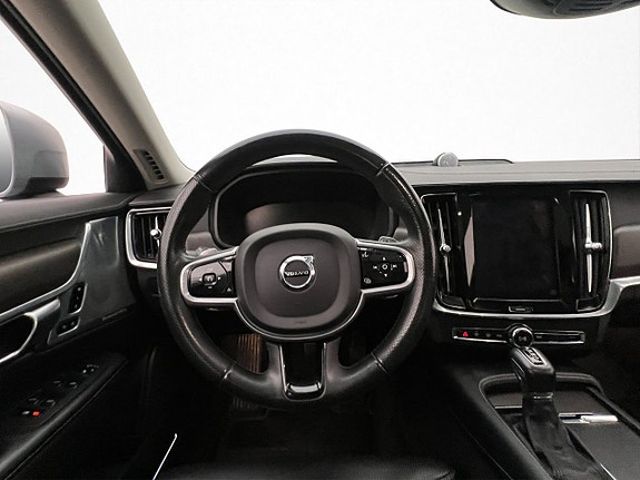 Volvo V90 Cross Country 11 of 30