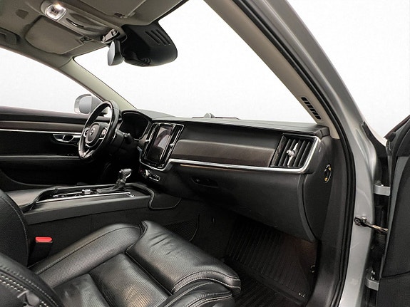 Volvo V90 Cross Country 10 of 30