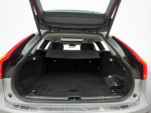 Volvo V90 Cross Country 8 of 30
