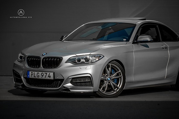 BMW M240i 2 of 5