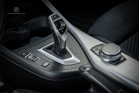 BMW M240i 15 of 23