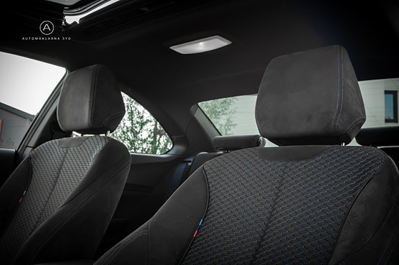 BMW M240i 13 of 23