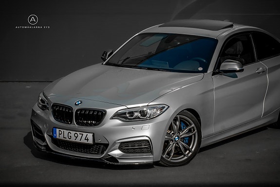 BMW M240i 3 of 5