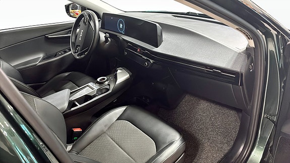Kia EV6 3 of 5