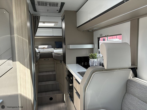 Adria Compact Supreme DL 10 of 19