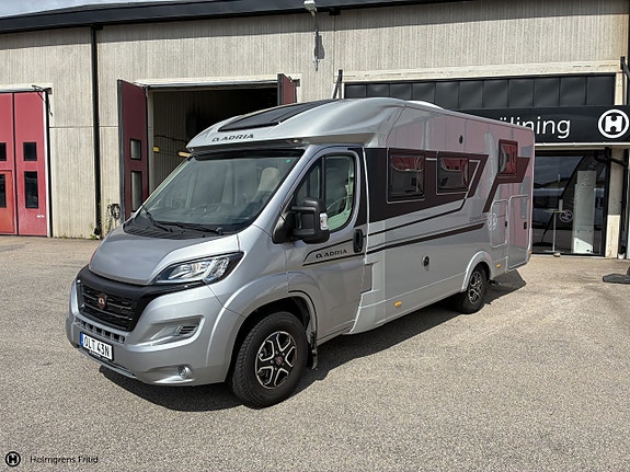 Adria Compact Supreme DL 4 of 19