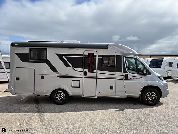 Adria Compact Supreme DL 2 of 19
