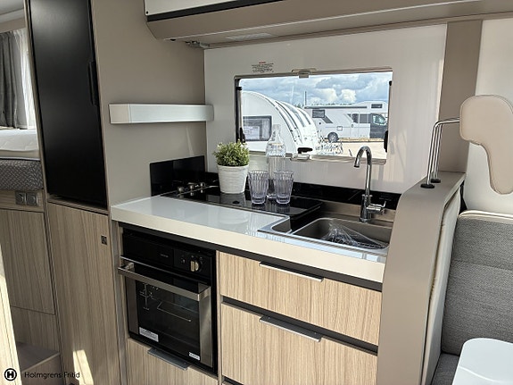 Adria Compact Supreme DL 11 of 19
