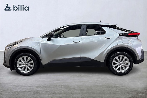 Toyota C-HR 3 of 21