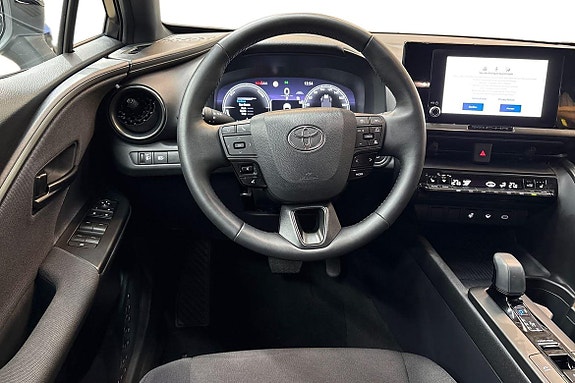 Toyota C-HR 11 of 21