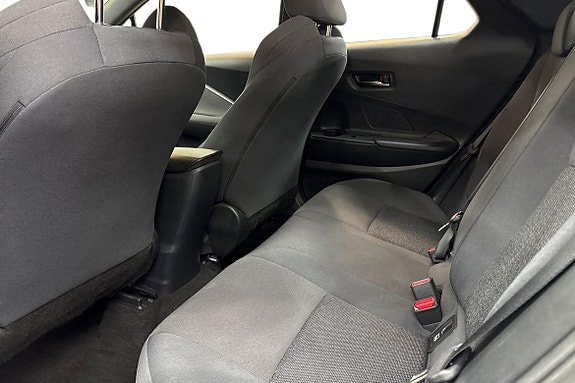 Toyota C-HR 13 of 21