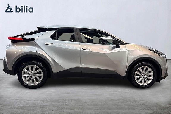 Toyota C-HR 18 of 21