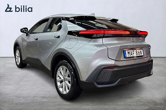 Toyota C-HR 2 of 21